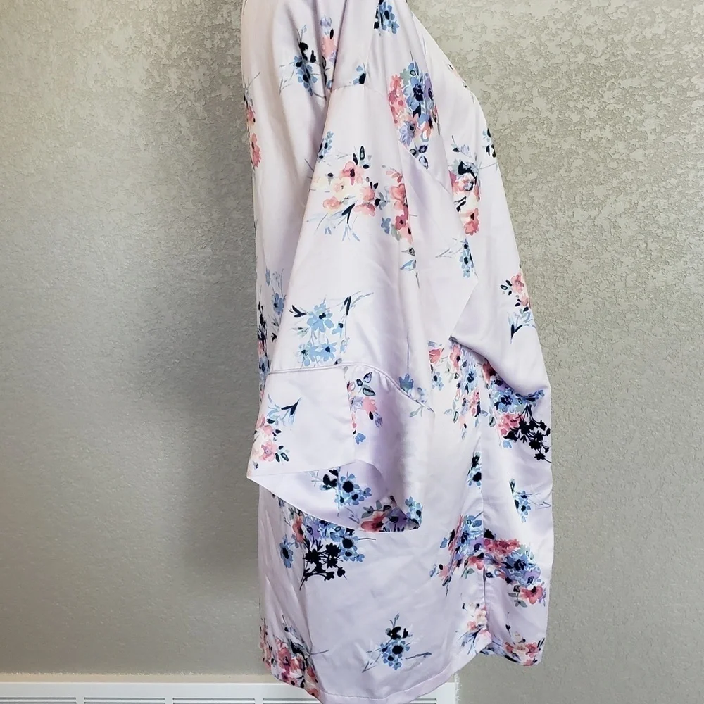In bloom by jon quil. Robe - Picture 2 of 8